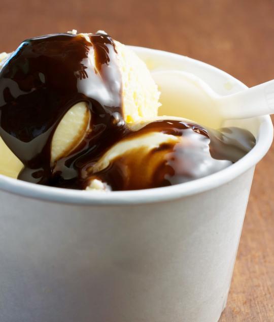 vanilla-blue-bell-ice-cream-scoop